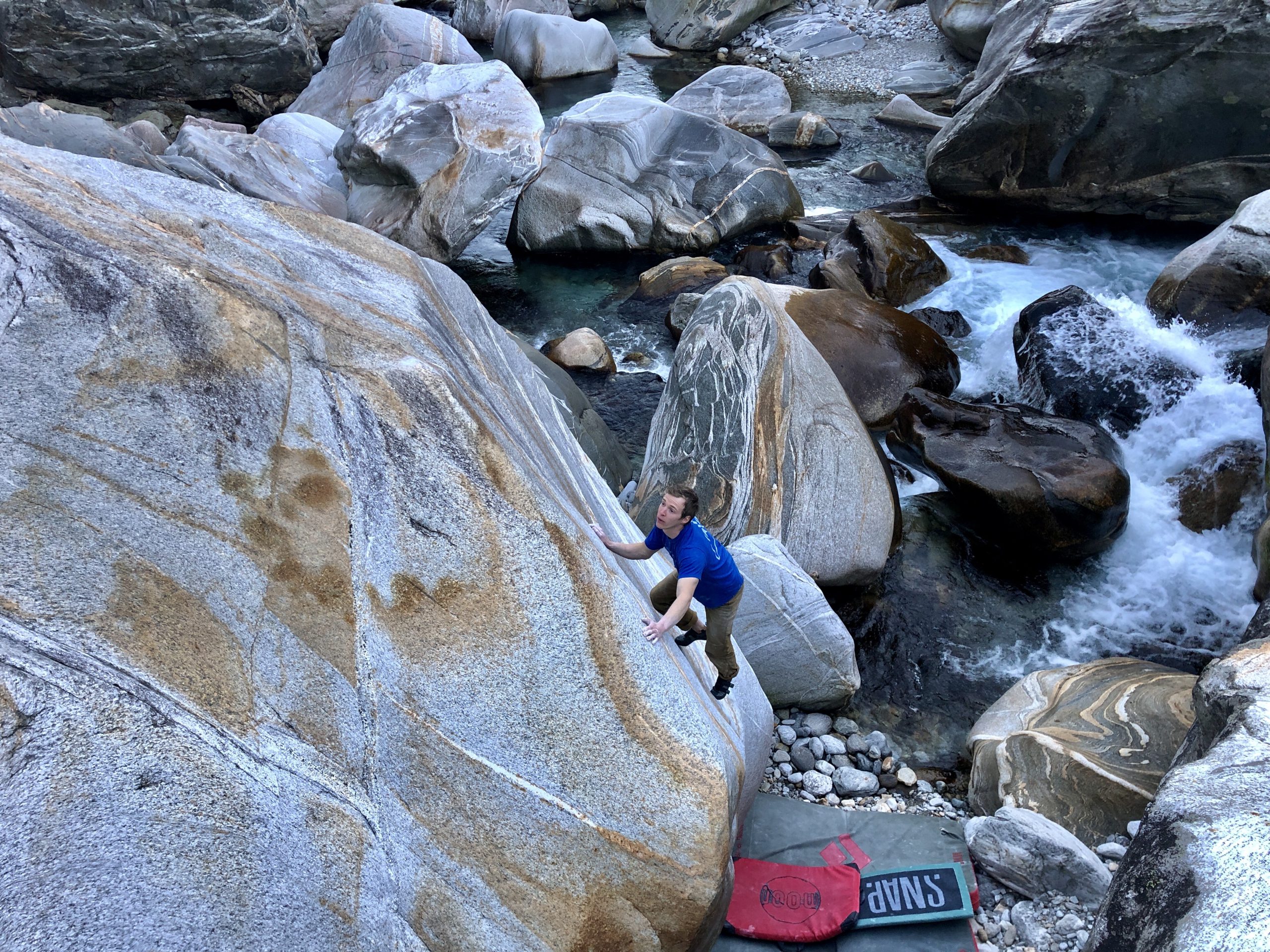 Jonny Bouldering by the sea