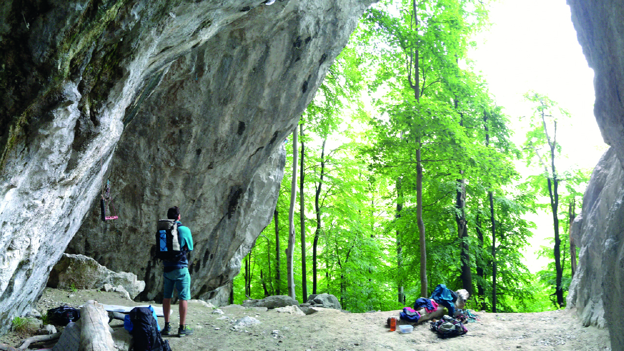 Adam's first 5.14a, Dancing with the wolves.