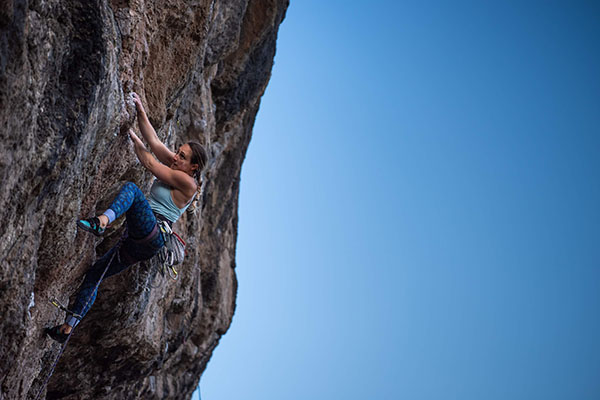 Coach Jemma Powell sport climbing