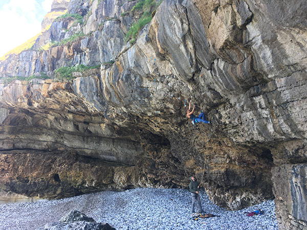 Coach Jemma Powell sport climbing