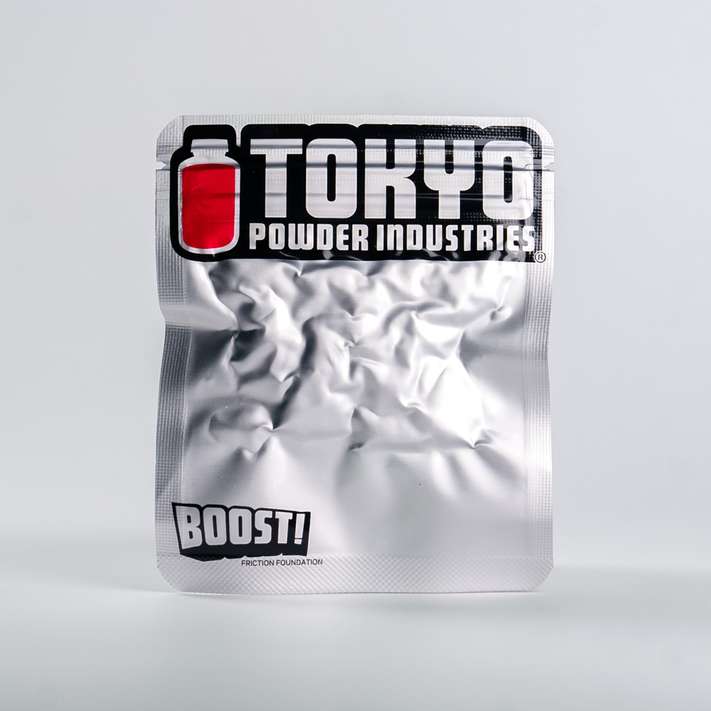 Tokyo Powder BOOST is a primer designed for climbers with dry skin. Apply before chalking up to improve chalk adhesion and skin friction.