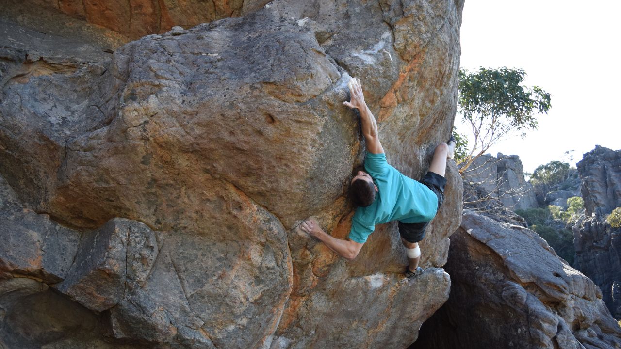 How long does it take to climb V12?